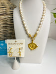Susan Shaw Handcast Gold Oval Bee Freshwater Pearl Necklace