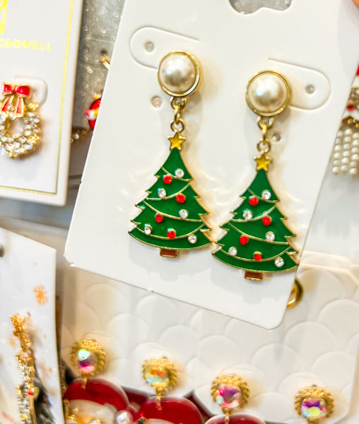 Traditional Christmas Tree w/ Pearl Earrings